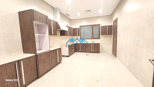 Nice 5 Bedrooms Villa with Garden Area in Abu Fatira