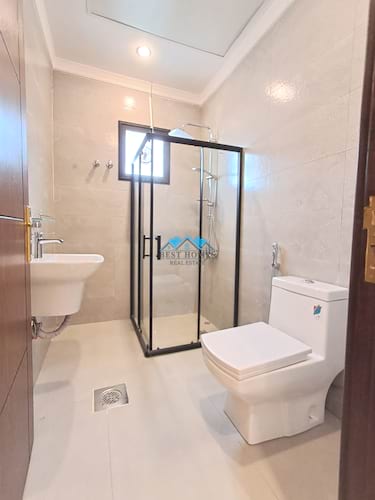 Modern 3 Bedrooms Apartment with Balcony in Mishref
