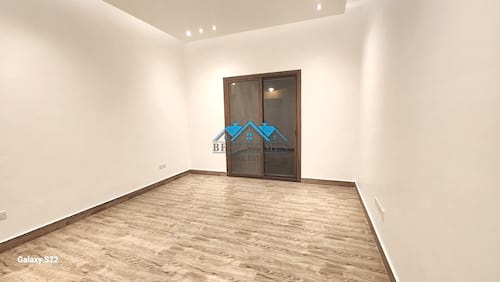 Nice 5 Bedrooms Villa with Garden Area in Abu Fatira
