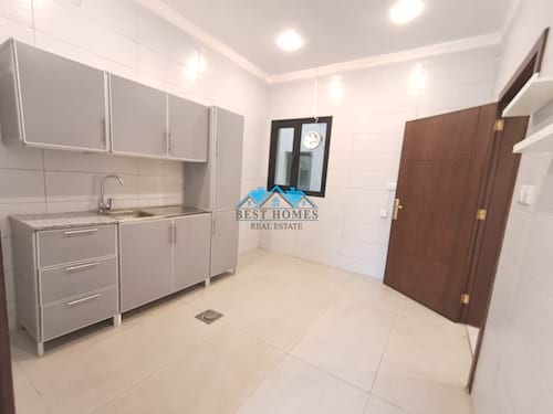 Modern 3 Bedrooms Apartment with Balcony in Mishref