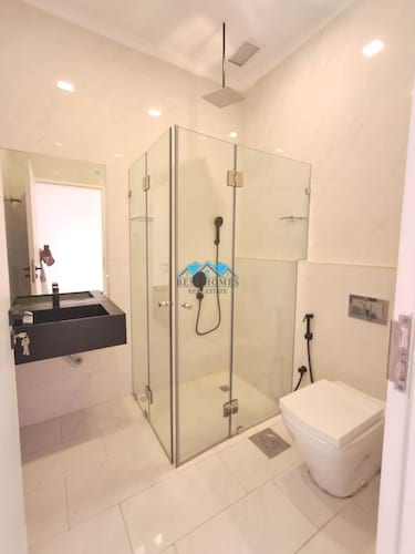 Elegant 4 Master Bedrooms Apartment in Zahra