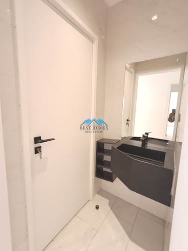 Elegant 4 Master Bedrooms Apartment in Zahra