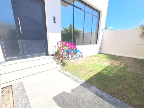 Ground Floor Duplex with Private Garden Area in Zahra