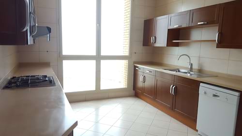 A nice and spacious 3 Bedroom Apartment in Salmiya.