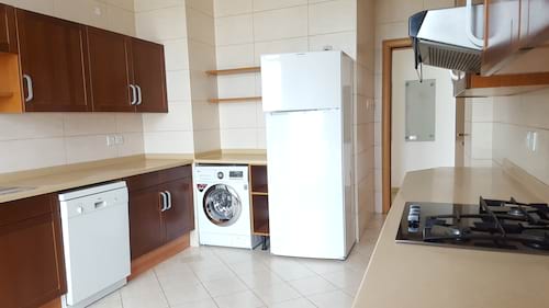 A nice and spacious 3 Bedroom Apartment in Salmiya.