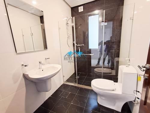 Nice 4 Bedrooms Floor in Shuhada