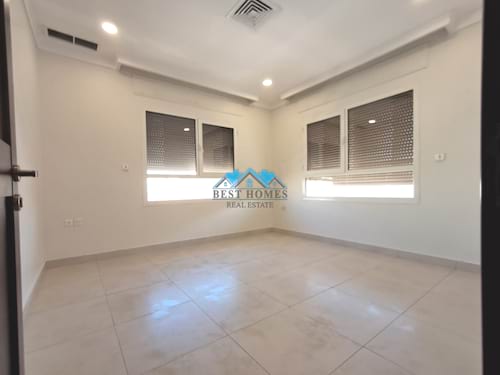 Spacious 4 Bedrooms Floor in Salam Area
