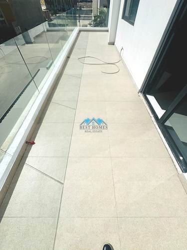 Five Bedrooms Floor Apartment With Balcony in Funaitees