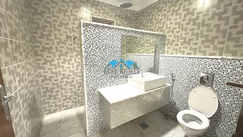 Modern & Spacious 5 Bedrooms Villa in Salwa