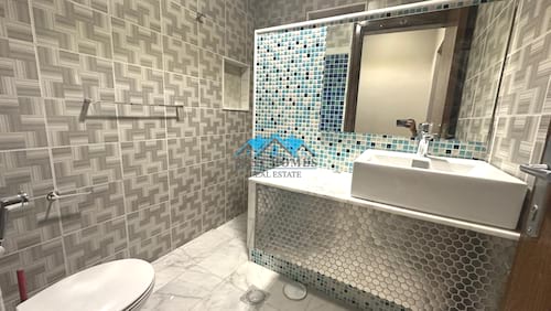Modern & Spacious 5 Bedrooms Villa in Salwa