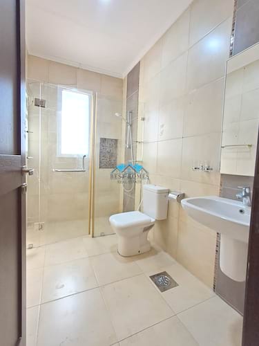 Spacious 4 Bedrooms Floor in Salam Area