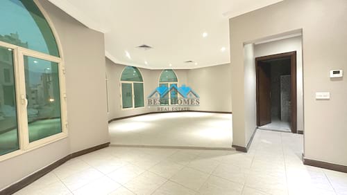 Modern & Spacious 5 Bedrooms Villa in Salwa