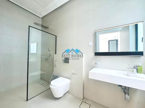 Five Bedrooms Floor Apartment With Balcony in Funaitees