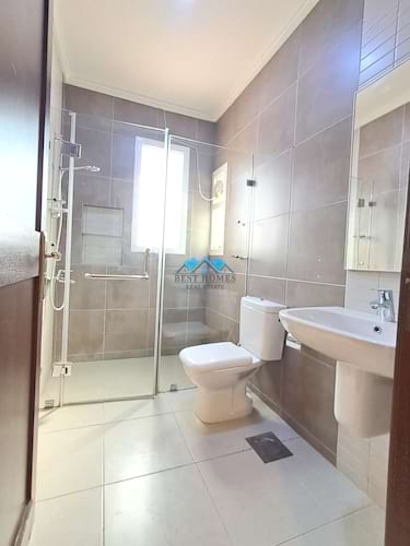 Spacious 4 Bedrooms Floor in Salam Area