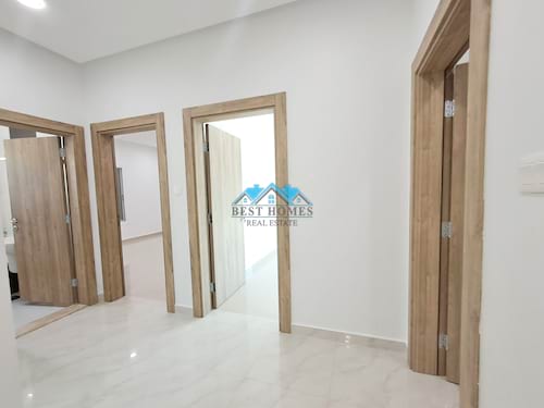 Nice and Spacious 4 Bedrooms Floor in Rumaithiya