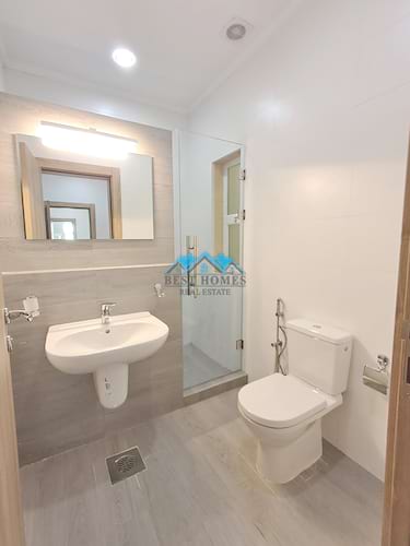 Nice and Spacious 4 Bedrooms Floor in Rumaithiya