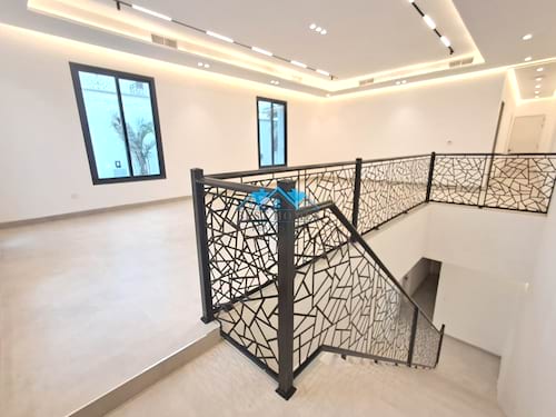 Spacious 5 Bedrooms Modern Duplex in Mishref Area