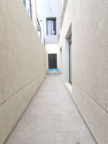 Spacious 5 Bedrooms Modern Duplex in Mishref Area