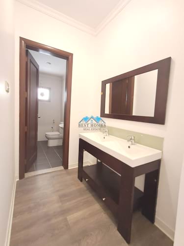 Elegant 4 Bedrooms Floor For Family In Sadeeq