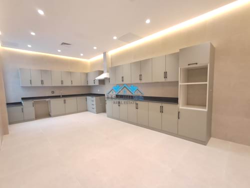 Spacious 5 Bedrooms Modern Duplex in Mishref Area