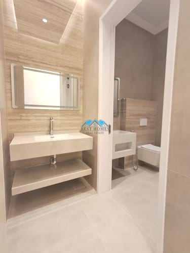 Spacious 5 Bedrooms Modern Duplex in Mishref Area
