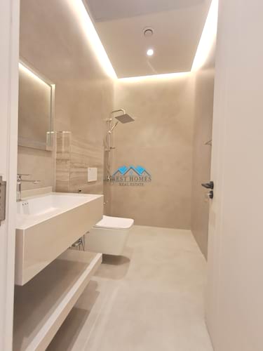 Spacious 5 Bedrooms Modern Duplex in Mishref Area