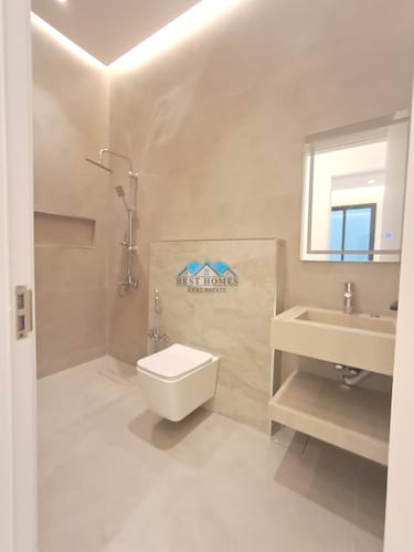Spacious 5 Bedrooms Modern Duplex in Mishref Area