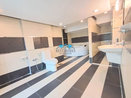 Spacious 5 Bedrooms Duplex Apartment Near Public Park in Rumaithiya