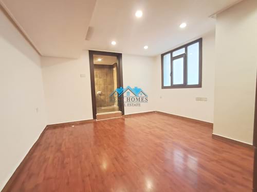 Spacious 5 Bedrooms Duplex Apartment Near Public Park in Rumaithiya