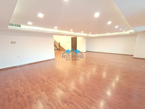 Spacious 5 Bedrooms Duplex Apartment Near Public Park in Rumaithiya