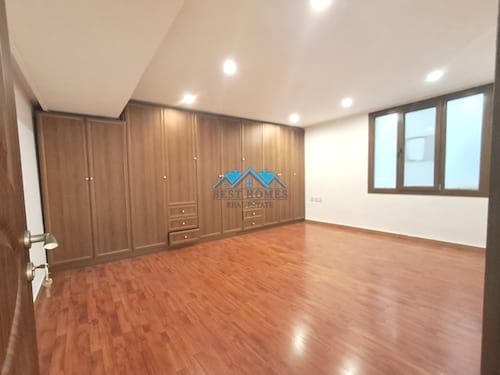 Spacious 5 Bedrooms Duplex Apartment Near Public Park in Rumaithiya