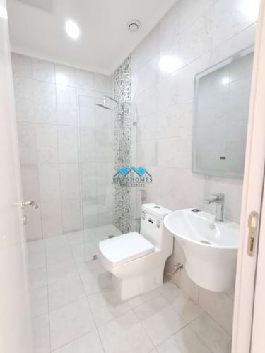Spacious 6 Bedroom Modern Apartment in Rumaithiya