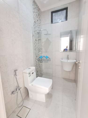 Spacious 6 Bedroom Modern Apartment in Rumaithiya