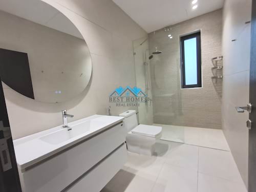 3 Bedrooms Apartment with Balcony in West Mishref