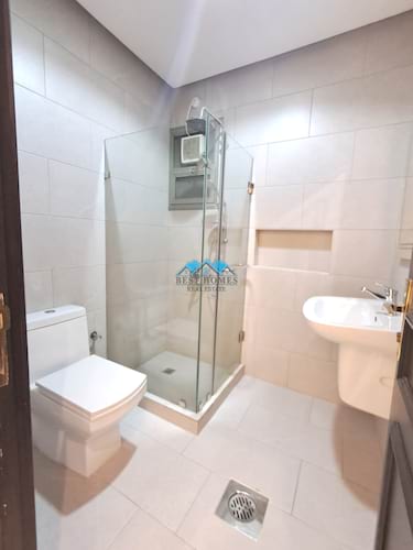 Modern 4 Bedrooms Nice Apartment in Sadeeq