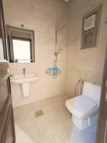 Modern 4 Bedrooms Nice Apartment in Sadeeq