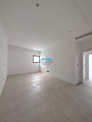 Spacious 4 Master Bedrooms Penthouse with Balcony in Al Salam