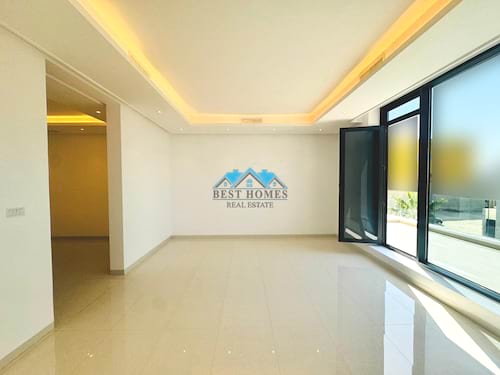 Five Bedrooms Floor Apartment With Balcony in Funaitees