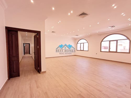 Nice and Spacious 3 Bedrooms Apartment in Jabriya