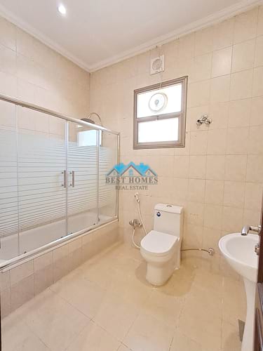 Nice and Spacious 3 Bedrooms Apartment in Jabriya