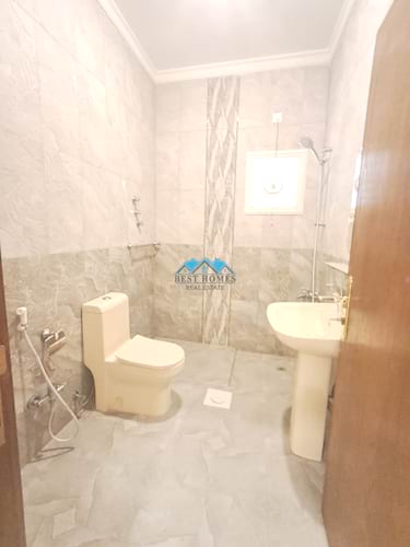 Modern 3 Bedrooms Apartment with Balcony in Sadeeq