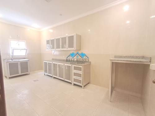 Modern 3 Bedrooms Apartment with Balcony in Sadeeq