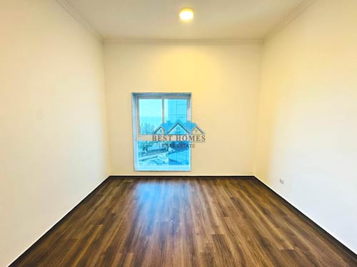 Three-Bedrooms Seaview Apartment with Balcony in Shaab al Bhari