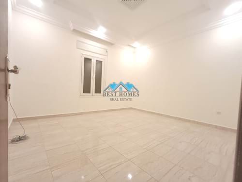 Modern 3 Bedrooms Apartment with Balcony in Sadeeq