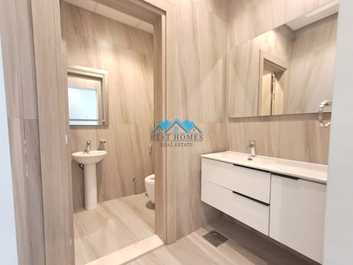 Luxury 4 Master Bedroom Single Floor Apartment in Qortuba
