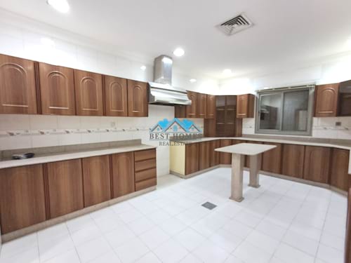 Luxury 4 Bedroom Mini Villa with Balconies in Messila