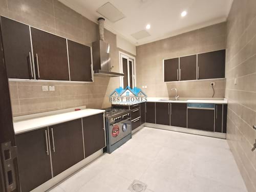 Spacious 7 Bedrooms Villa in Salam Area