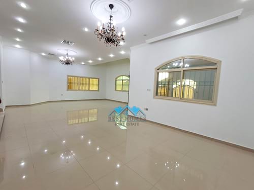 Spacious 5 Bedrooms Villa in Jabriya