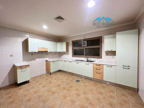 Nice and spacious 4 Bedrooms floor in a compound in Salwa