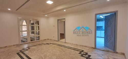 8 Bedrooms Huge Villa with Swimming Pool in Yarmouk